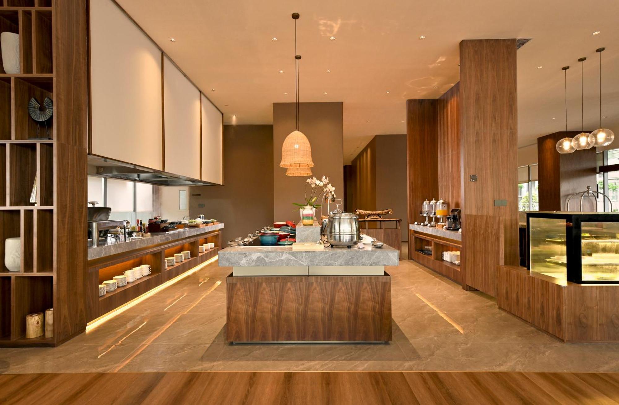 Model J Hotel Jakarta Soekarno - Hatta Airport Tangerang Dış mekan fotoğraf